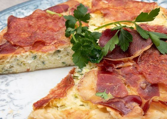 Recept van De Mooiste Keukenwinkel voor preiquiche met Italiaanse ham en salami 