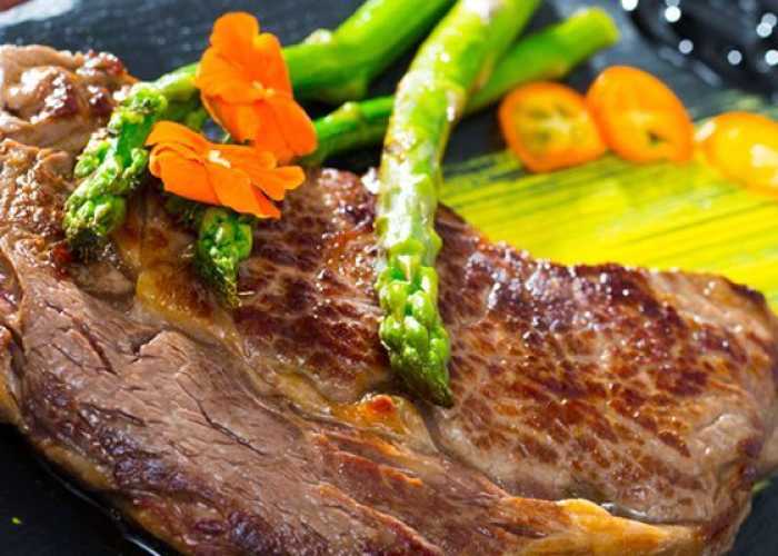 Recept van De Mooiste Keukenwinkel voor Entrecote van de grill met groene groenten
